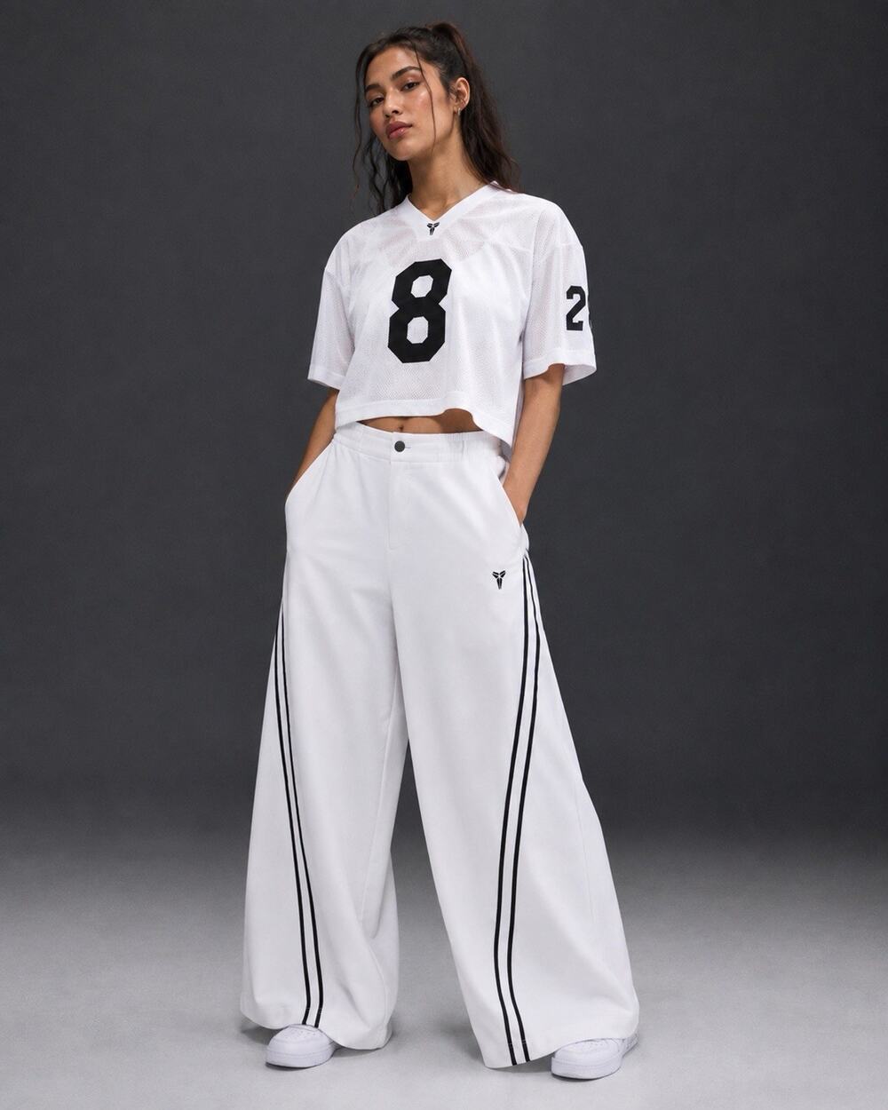 NIKE Women’s Kobe Dri-Fit Woven Track Pants IB0003-100 Size Medium Wide Leg NWT